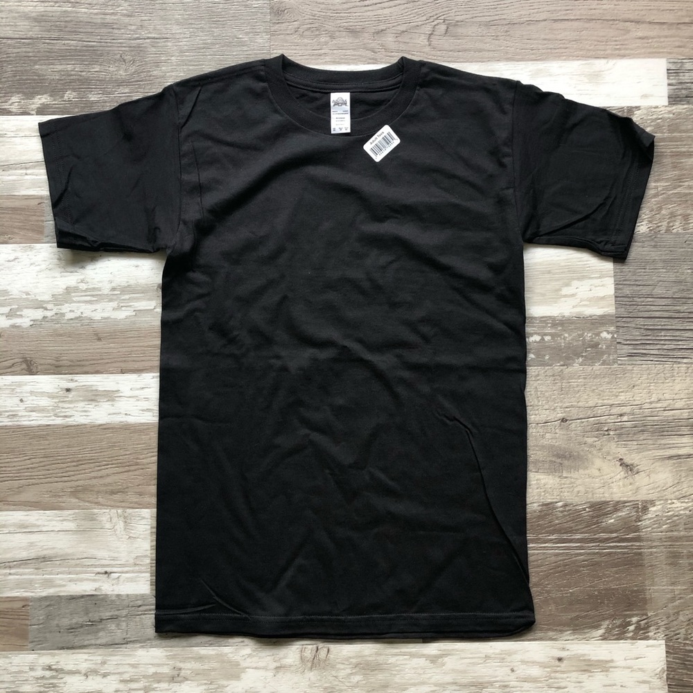 NWT Women’s Black Short Sleeve T-Shirt